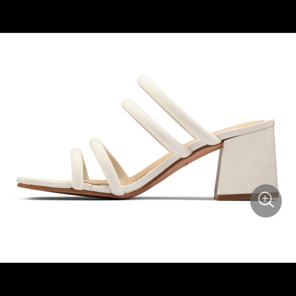 Clarks sheer65 mule in white. Size 8.